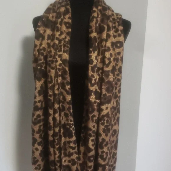 MICHAEL KORS INFINITY SCARF - Picture 3 of 7